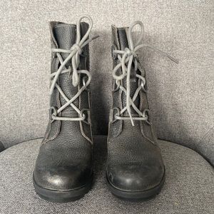 Sorel womens Joan of arctic wedge II boot-ash brown-only worn 1x